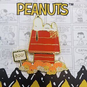 Loungefly Peanuts Snoopy Dog House Boo Pumpkin Halloween Enamel Pin NEW